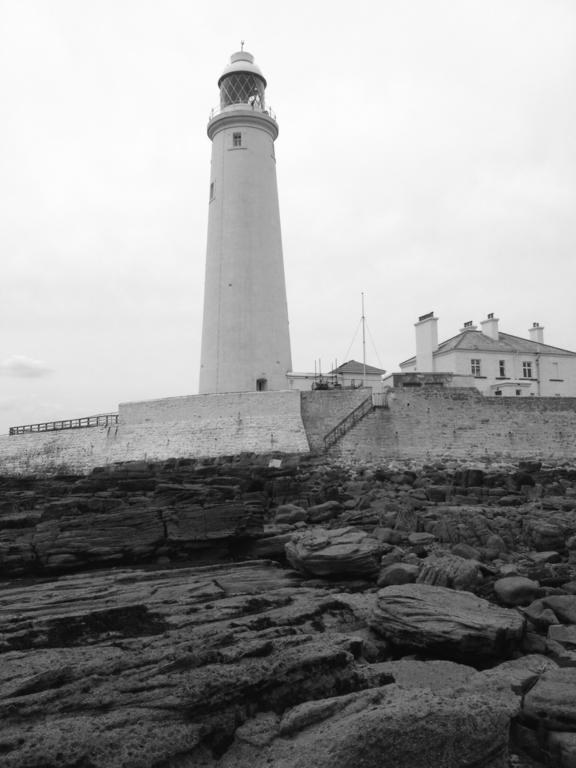 Lighthouse Guest House วิทลีย์เบย์ ภายนอก รูปภาพ